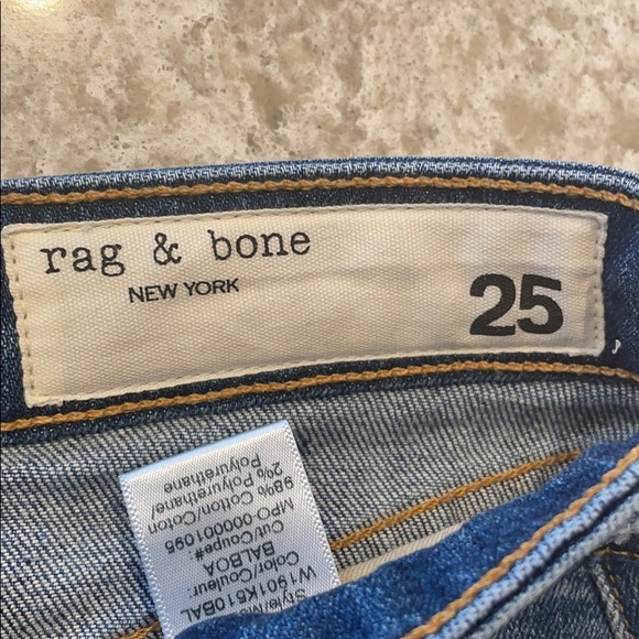 HIGH RISE SHORTS - Picture 2 of 3